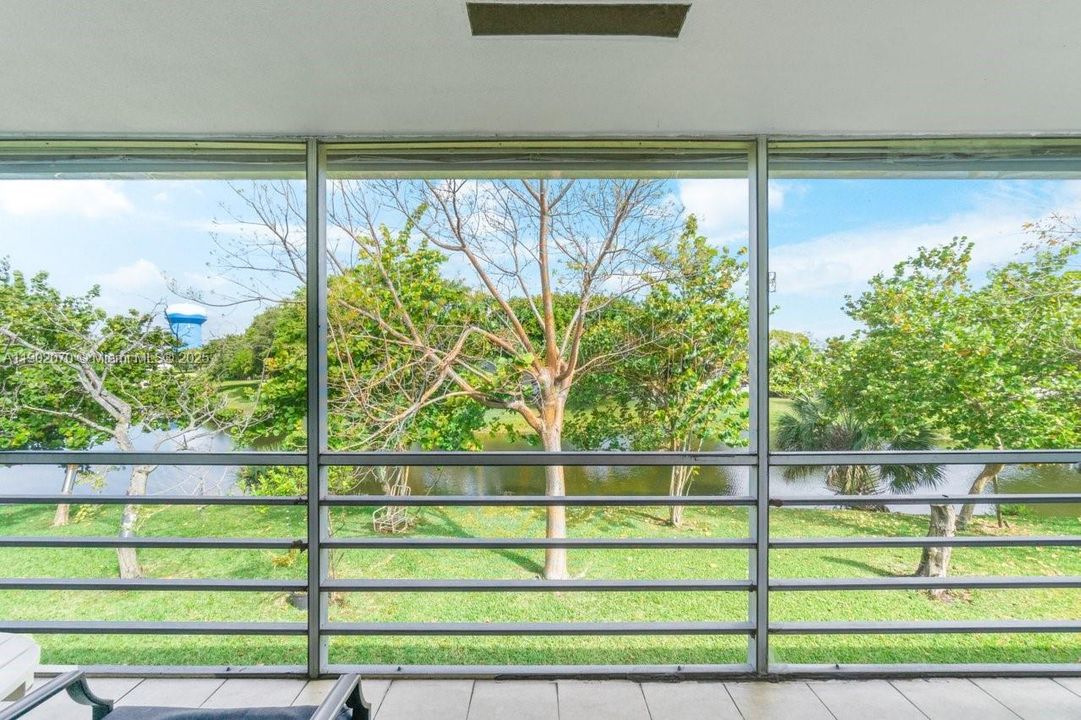 待售: $89,900 (1 贝兹, 1 浴室, 700 平方英尺)