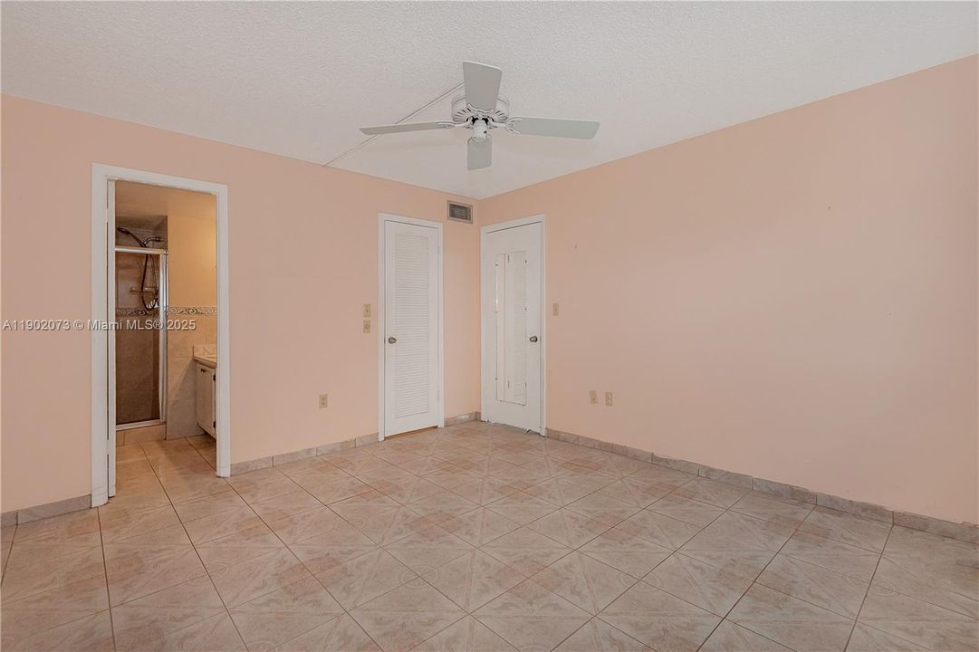 For Sale: $122,900 (2 beds, 2 baths, 850 Square Feet)
