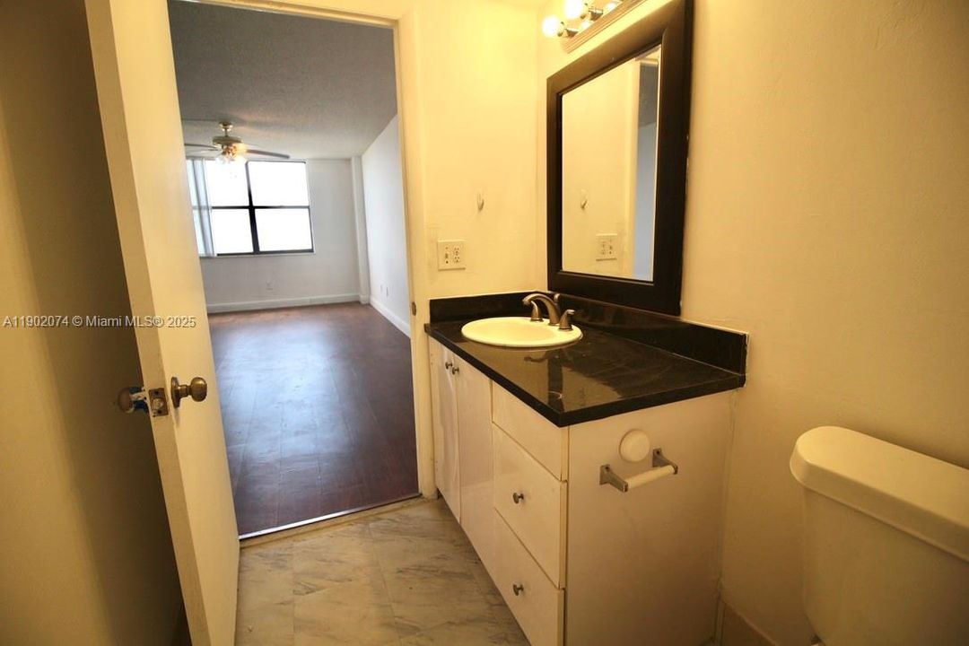 For Sale: $260,000 (2 beds, 2 baths, 1260 Square Feet)