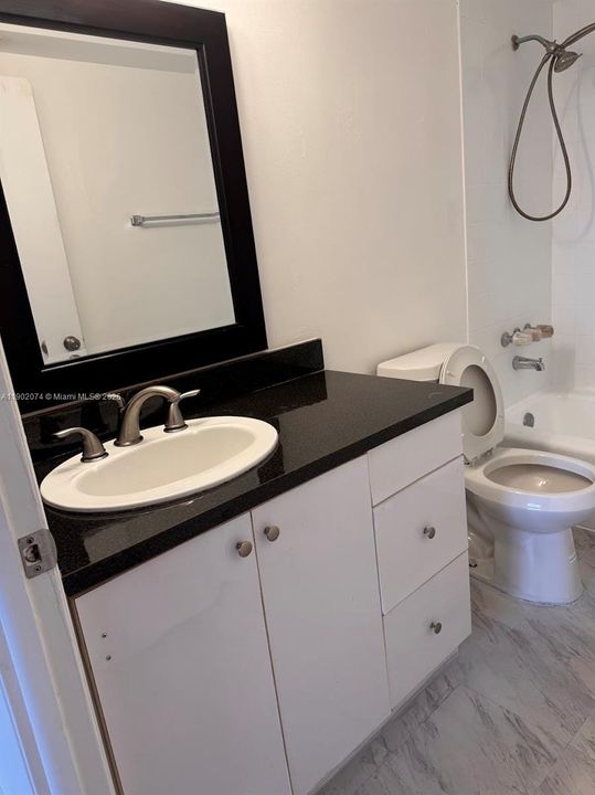 For Sale: $260,000 (2 beds, 2 baths, 1260 Square Feet)