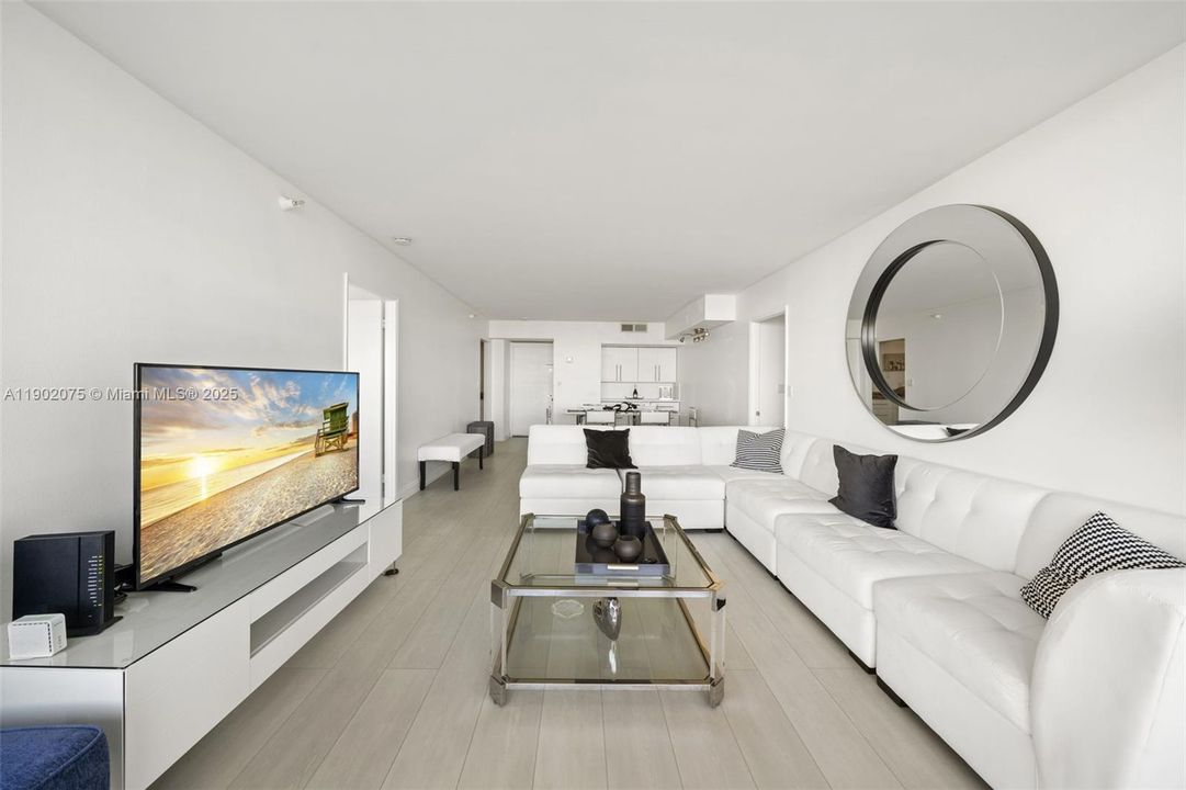 For Sale: $420,000 (2 beds, 2 baths, 1049 Square Feet)