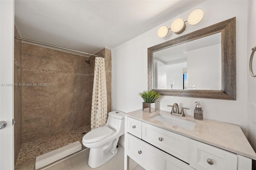 For Sale: $420,000 (2 beds, 2 baths, 1049 Square Feet)