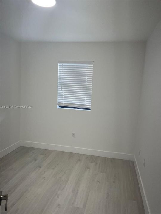 For Rent: $2,500 (2 beds, 1 baths, 1500 Square Feet)