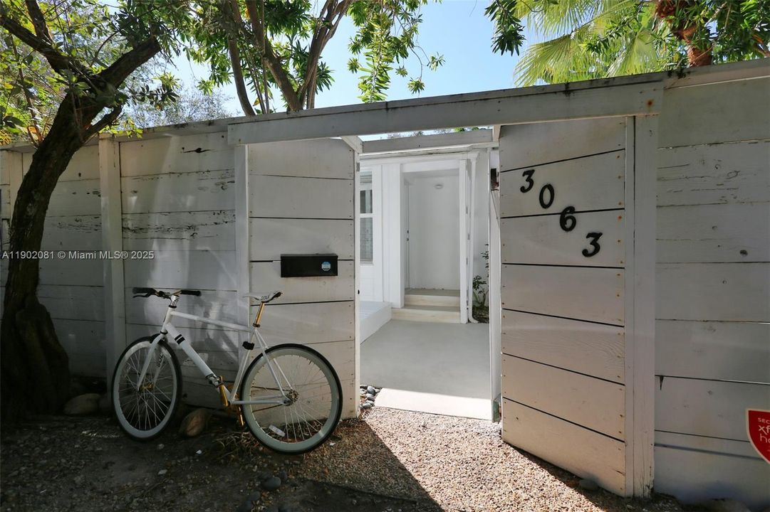 Recientemente alquilado: $3,150 (2 camas, 1 baños, 764 Pies cuadrados)