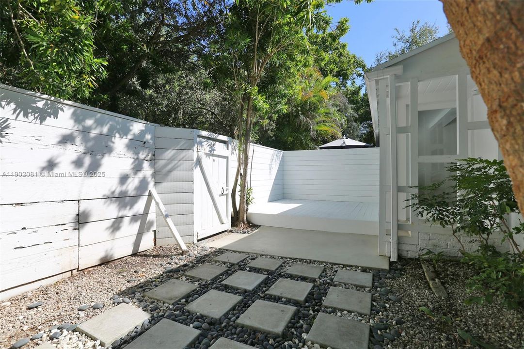 Recientemente alquilado: $3,150 (2 camas, 1 baños, 764 Pies cuadrados)