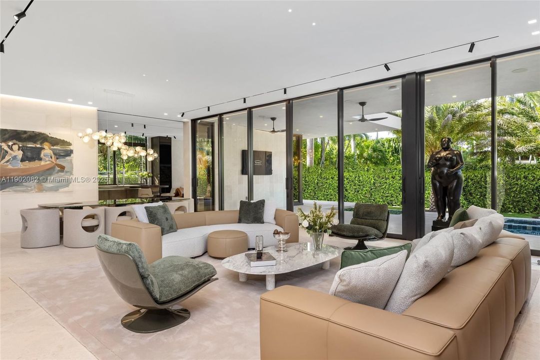 For Sale: $17,999,000 (6 beds, 7 baths, 5662 Square Feet)