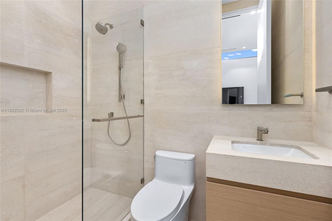 For Sale: $17,999,000 (6 beds, 7 baths, 5662 Square Feet)