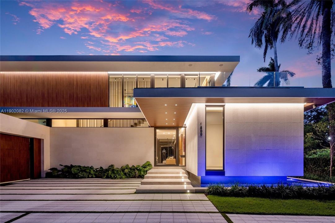 For Sale: $17,999,000 (6 beds, 7 baths, 5662 Square Feet)