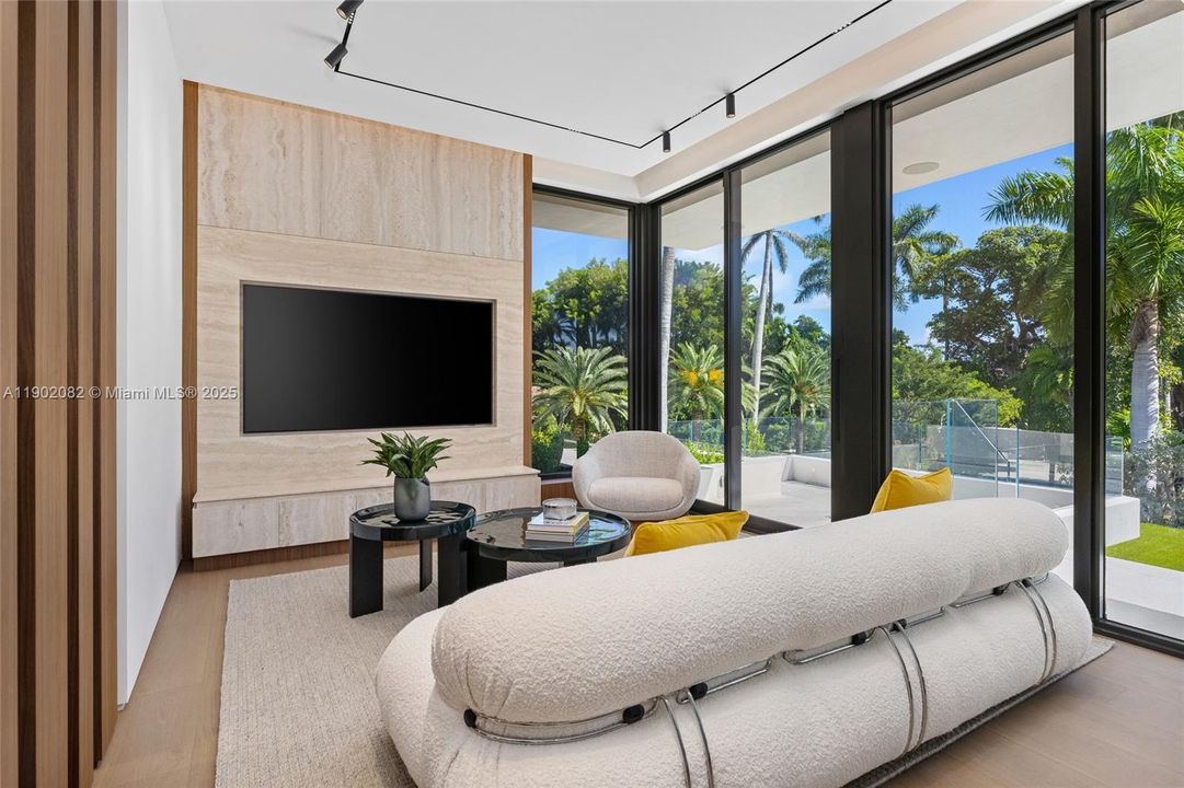 For Sale: $17,999,000 (6 beds, 7 baths, 5662 Square Feet)