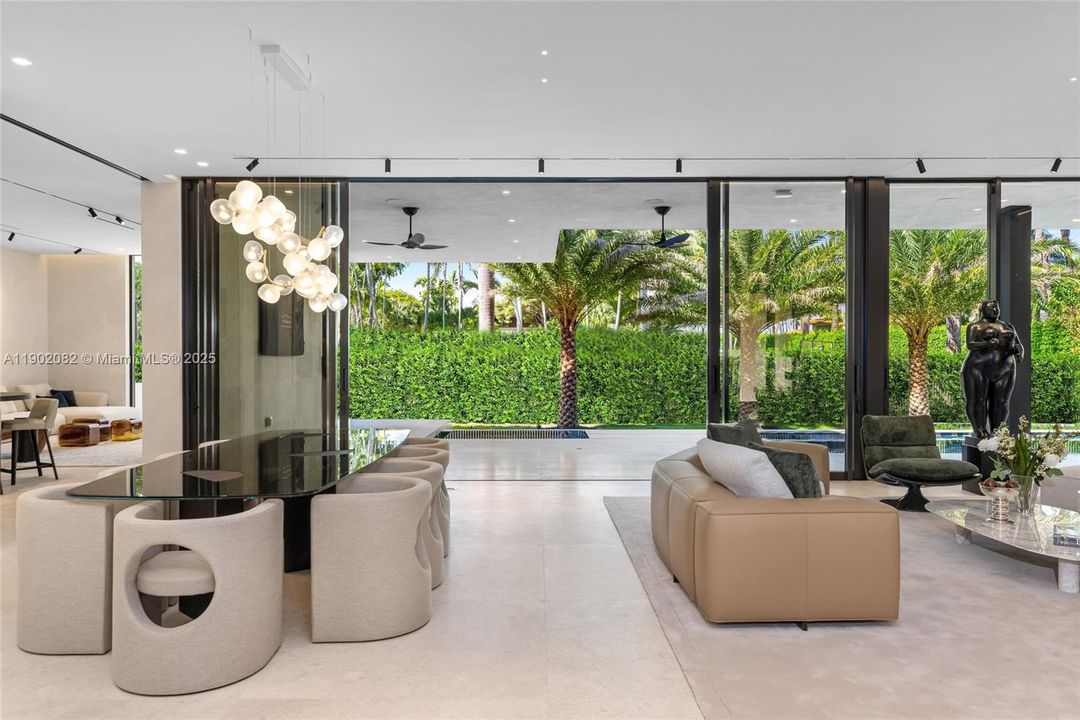 For Sale: $17,999,000 (6 beds, 7 baths, 5662 Square Feet)