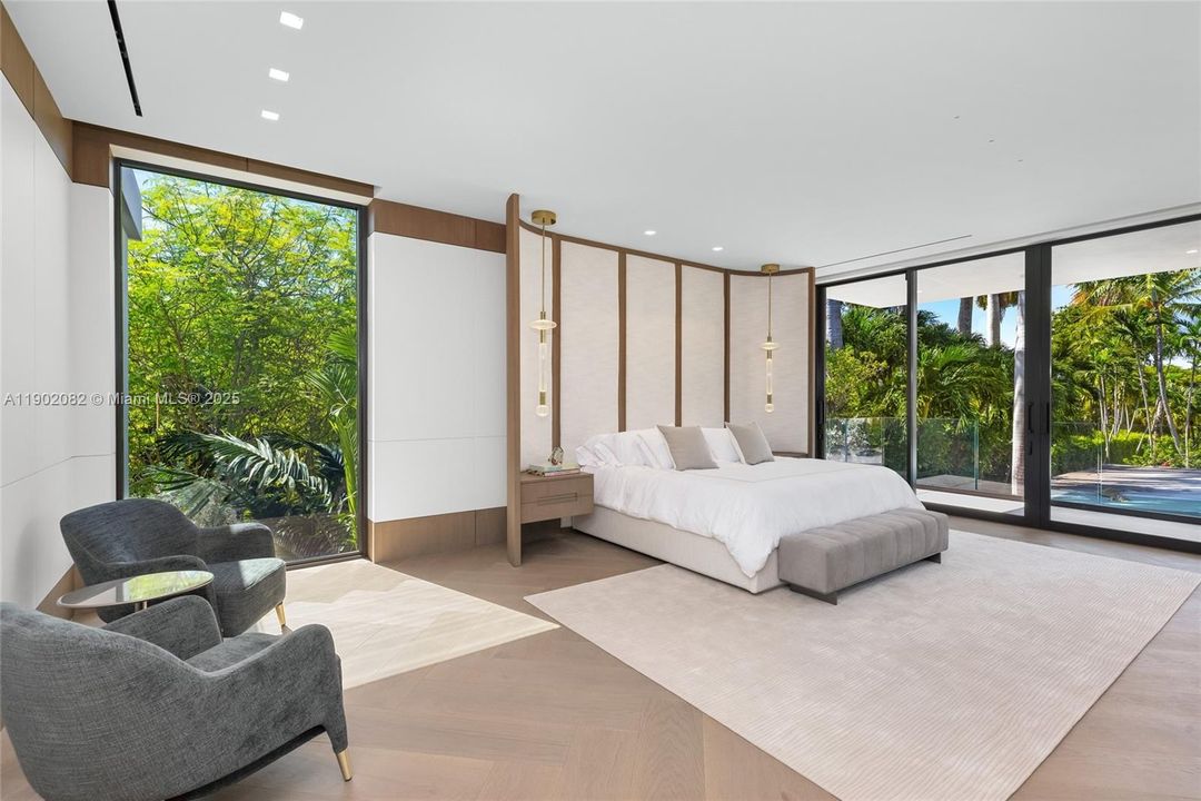 For Sale: $17,999,000 (6 beds, 7 baths, 5662 Square Feet)