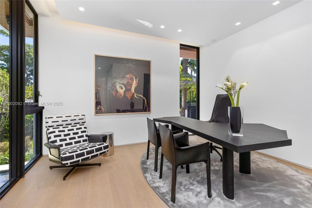 For Sale: $17,999,000 (6 beds, 7 baths, 5662 Square Feet)