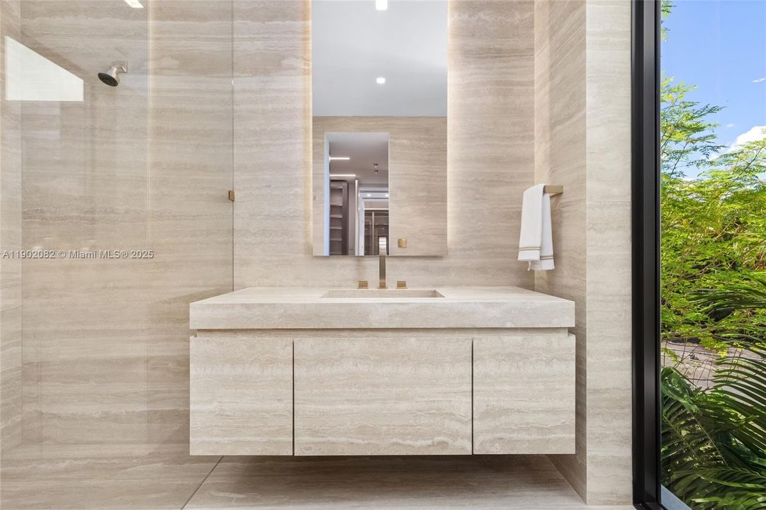 For Sale: $17,999,000 (6 beds, 7 baths, 5662 Square Feet)