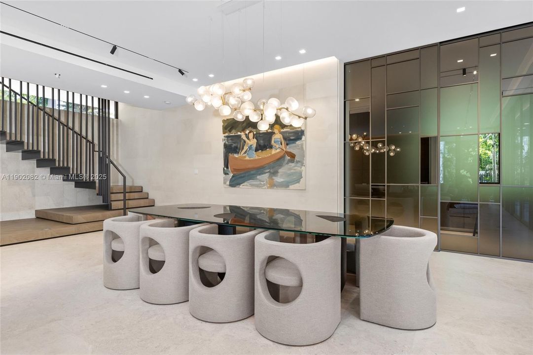 For Sale: $17,999,000 (6 beds, 7 baths, 5662 Square Feet)