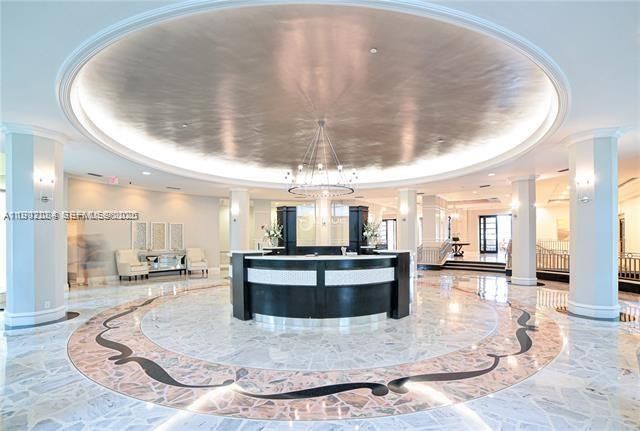 出租: $2,700 (0 贝兹, 1 浴室, 590 平方英尺)