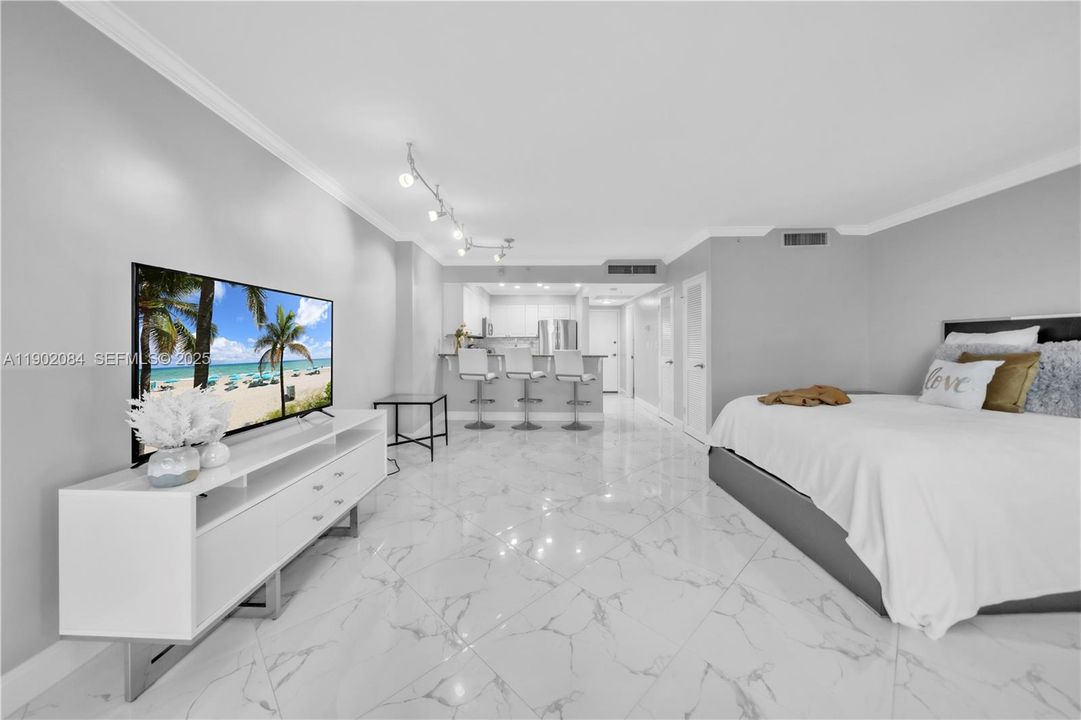 出租: $2,700 (0 贝兹, 1 浴室, 590 平方英尺)