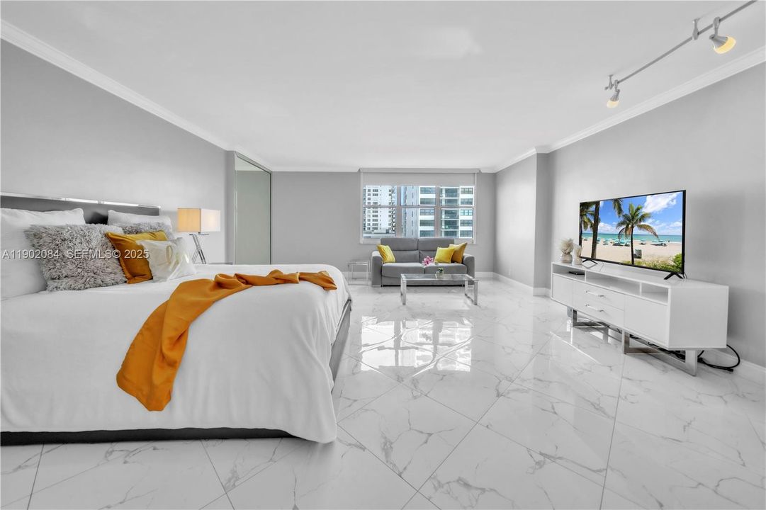 出租: $2,700 (0 贝兹, 1 浴室, 590 平方英尺)