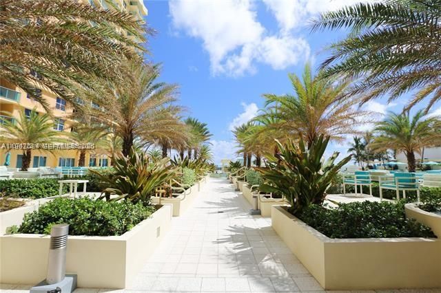 出租: $2,700 (0 贝兹, 1 浴室, 590 平方英尺)