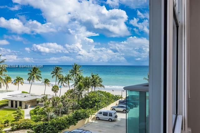 出租: $2,700 (0 贝兹, 1 浴室, 590 平方英尺)