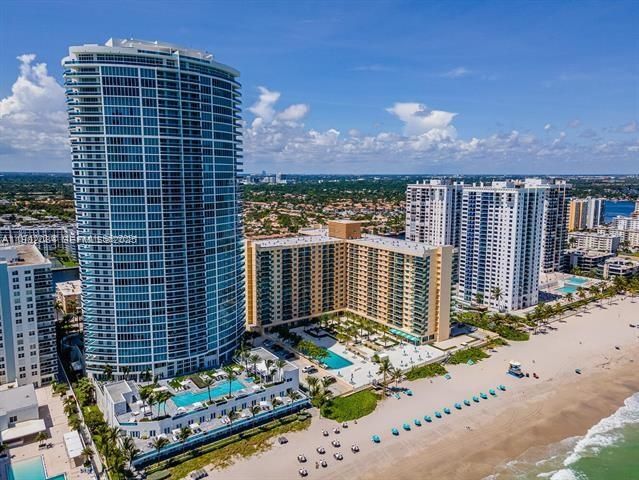 出租: $2,700 (0 贝兹, 1 浴室, 590 平方英尺)