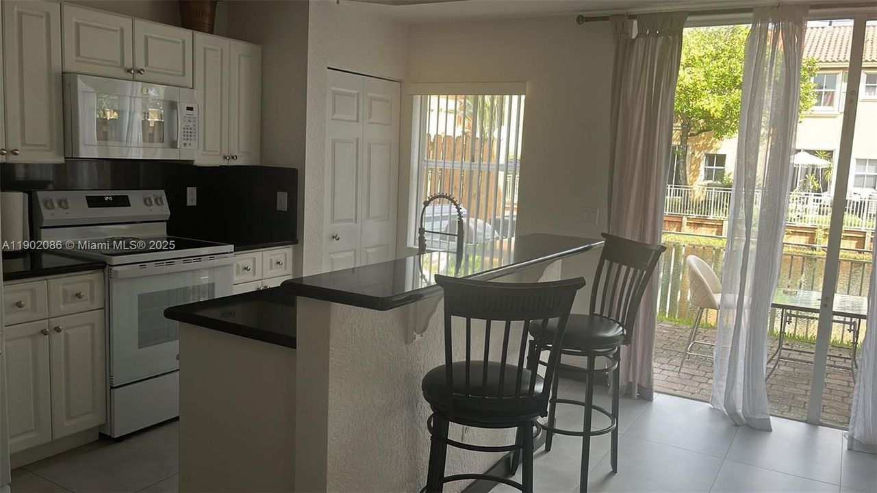 Recently Rented: $2,950 (3 beds, 2 baths, 1616 Square Feet)