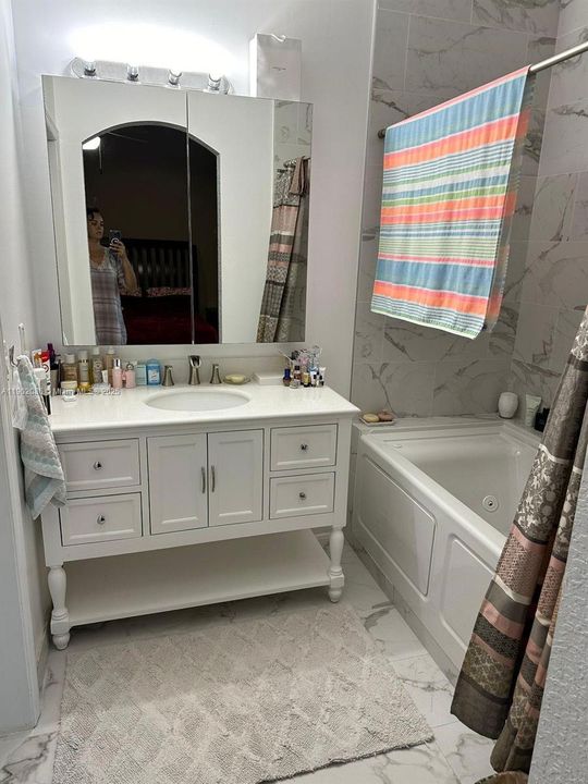 Recently Rented: $2,950 (3 beds, 2 baths, 1616 Square Feet)