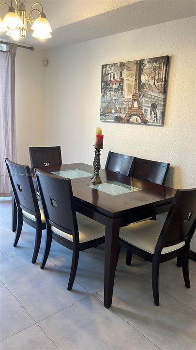 Recently Rented: $2,950 (3 beds, 2 baths, 1616 Square Feet)