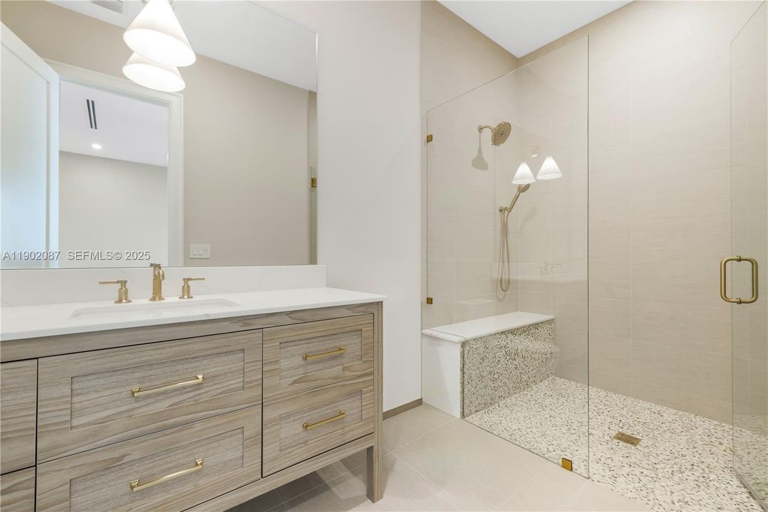 待售: $10,995,000 (7 贝兹, 5 浴室, 6000 平方英尺)