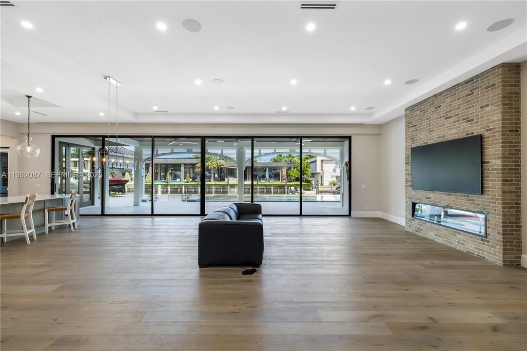 待售: $10,995,000 (7 贝兹, 5 浴室, 6000 平方英尺)