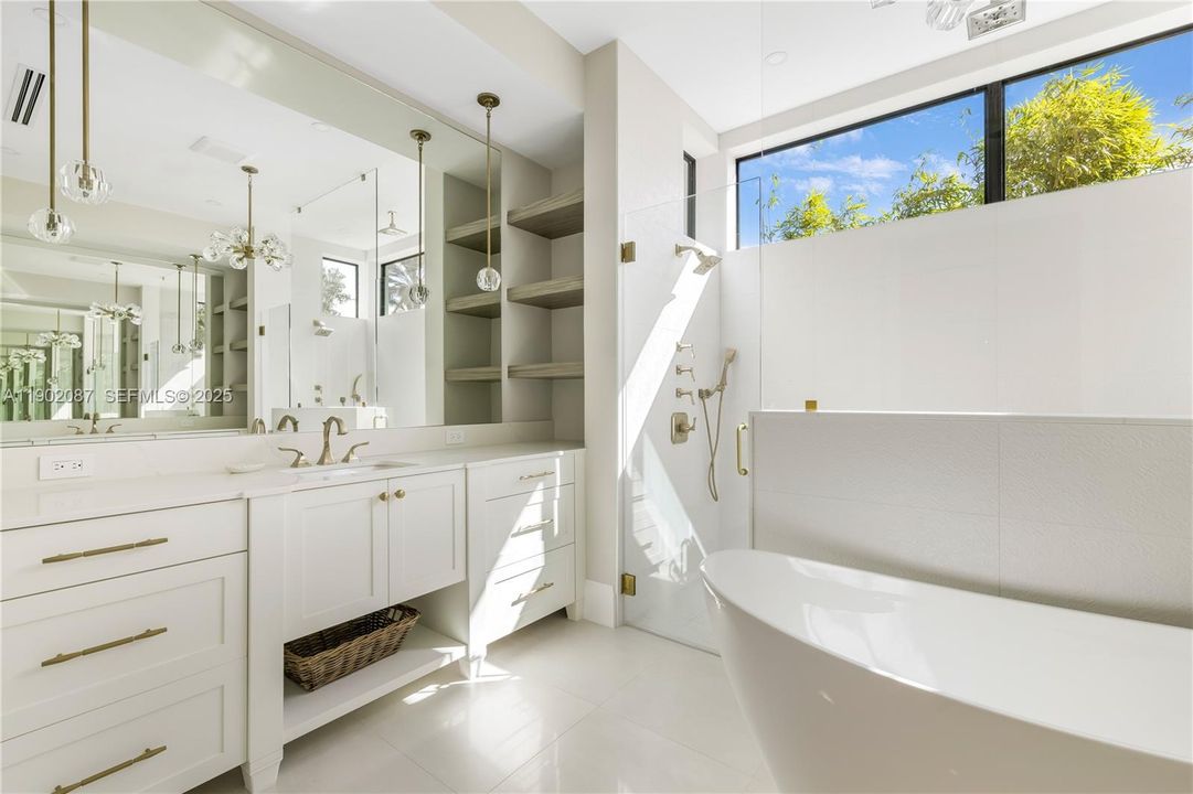 待售: $10,995,000 (7 贝兹, 5 浴室, 6000 平方英尺)