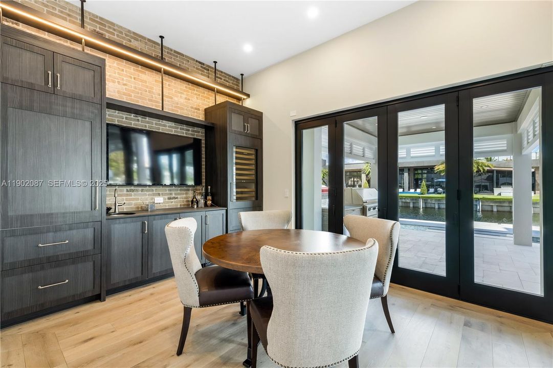 待售: $10,995,000 (7 贝兹, 5 浴室, 6000 平方英尺)