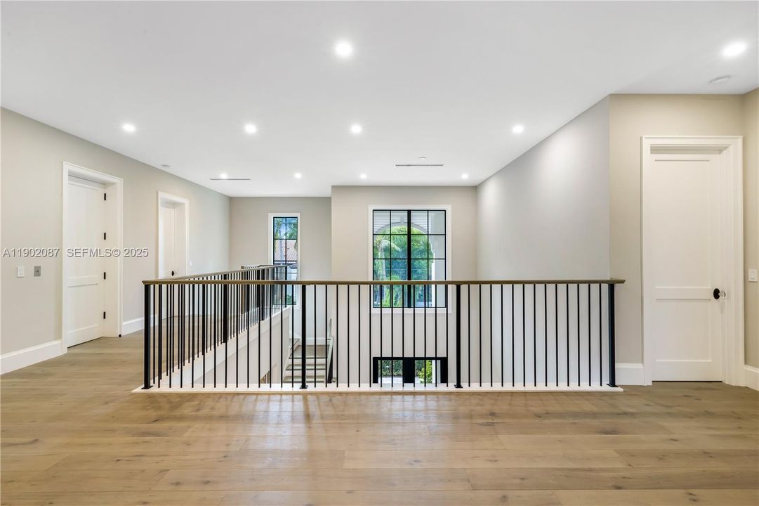 待售: $10,995,000 (7 贝兹, 5 浴室, 6000 平方英尺)