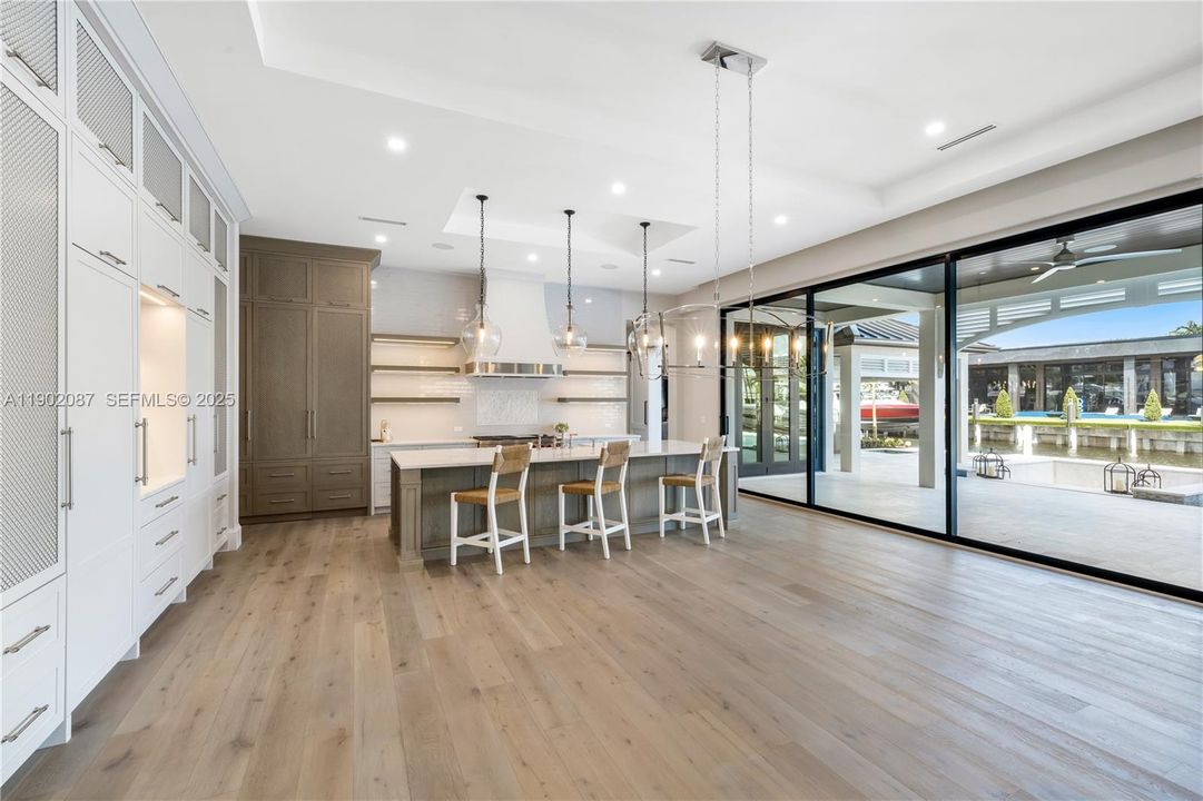 待售: $10,995,000 (7 贝兹, 5 浴室, 6000 平方英尺)