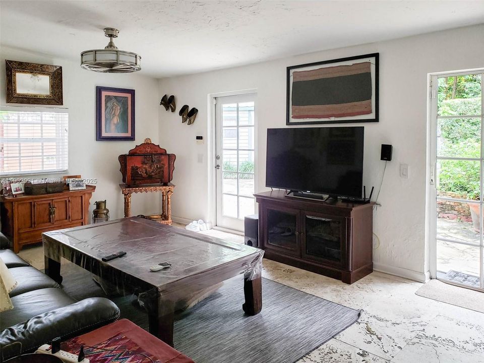 Recently Rented: $12,000 (5 beds, 4 baths, 3877 Square Feet)