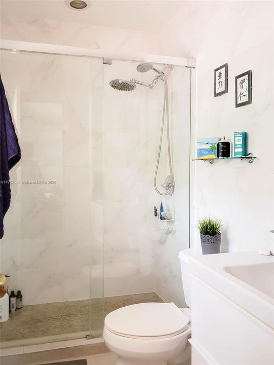 Recently Rented: $12,000 (5 beds, 4 baths, 3877 Square Feet)