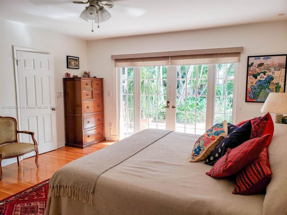 Recently Rented: $12,000 (5 beds, 4 baths, 3877 Square Feet)