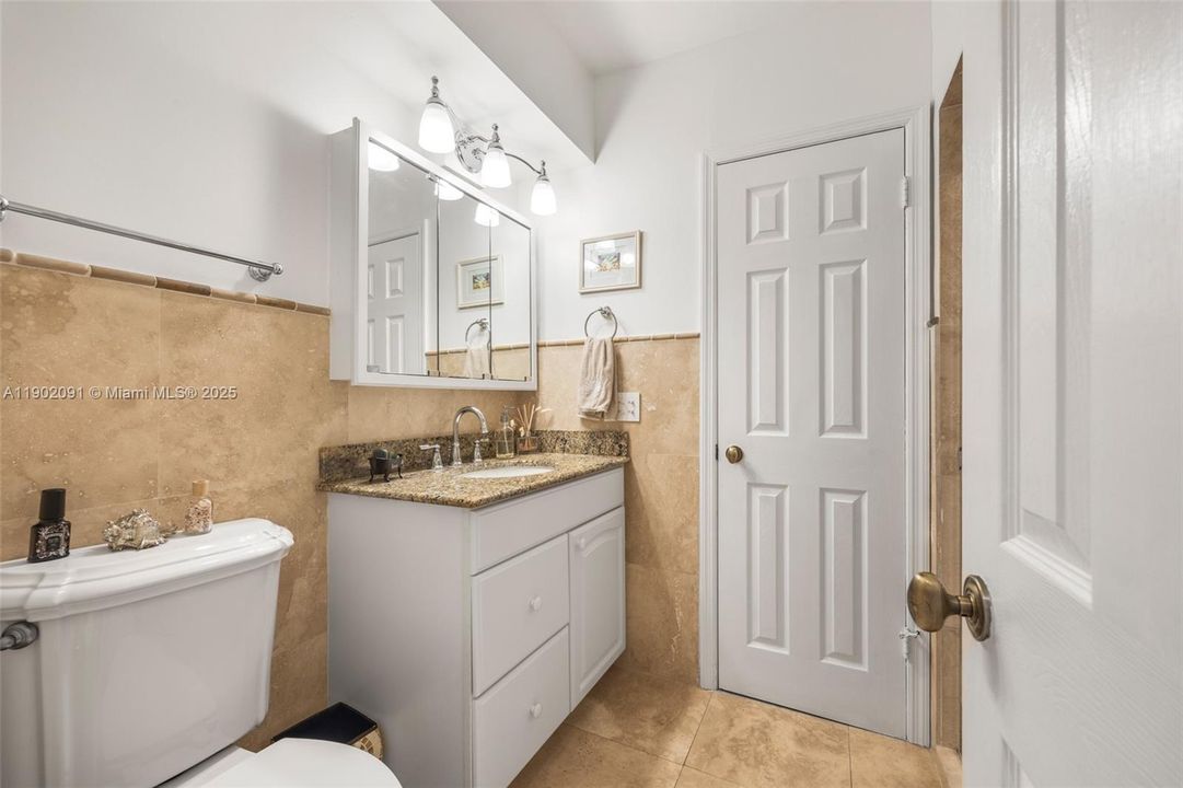 Recently Rented: $12,000 (5 beds, 4 baths, 3877 Square Feet)