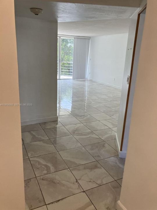 For Rent: $2,200 (2 beds, 2 baths, 1156 Square Feet)