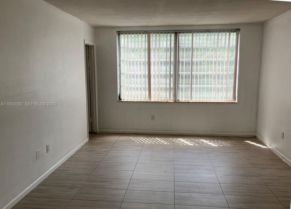 For Rent: $2,200 (2 beds, 2 baths, 1156 Square Feet)