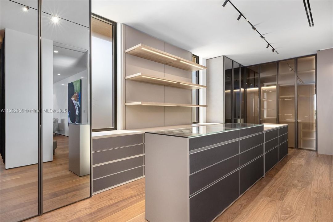 待售: $23,495,000 (7 贝兹, 7 浴室, 7923 平方英尺)