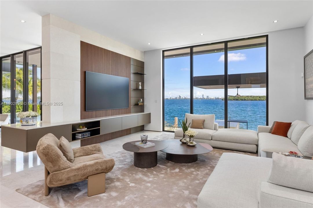 待售: $23,495,000 (7 贝兹, 7 浴室, 7923 平方英尺)