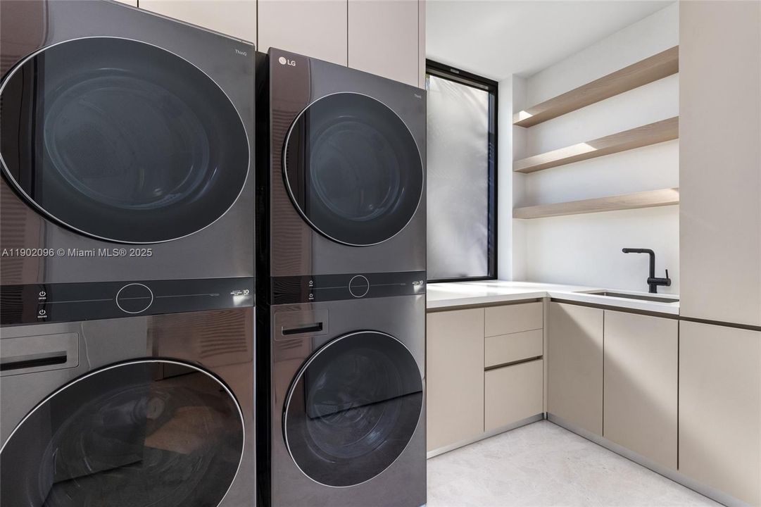 待售: $23,495,000 (7 贝兹, 7 浴室, 7923 平方英尺)