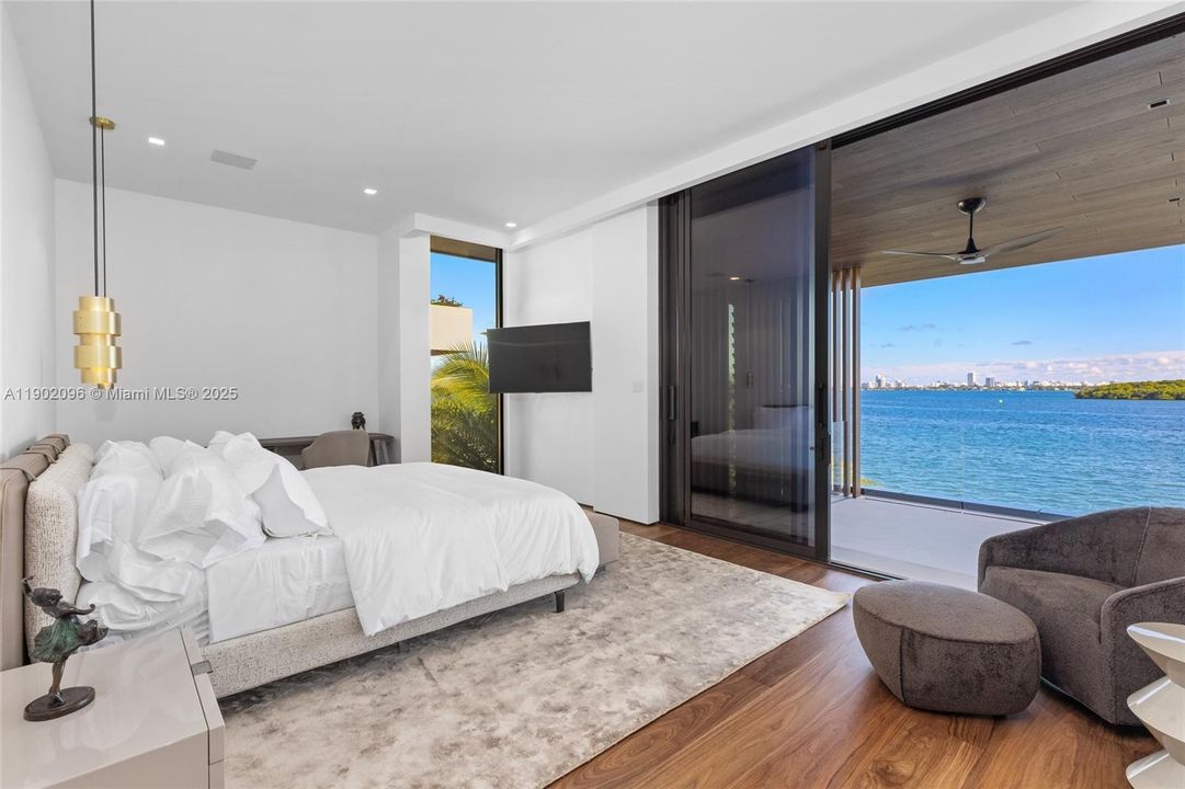 待售: $23,495,000 (7 贝兹, 7 浴室, 7923 平方英尺)