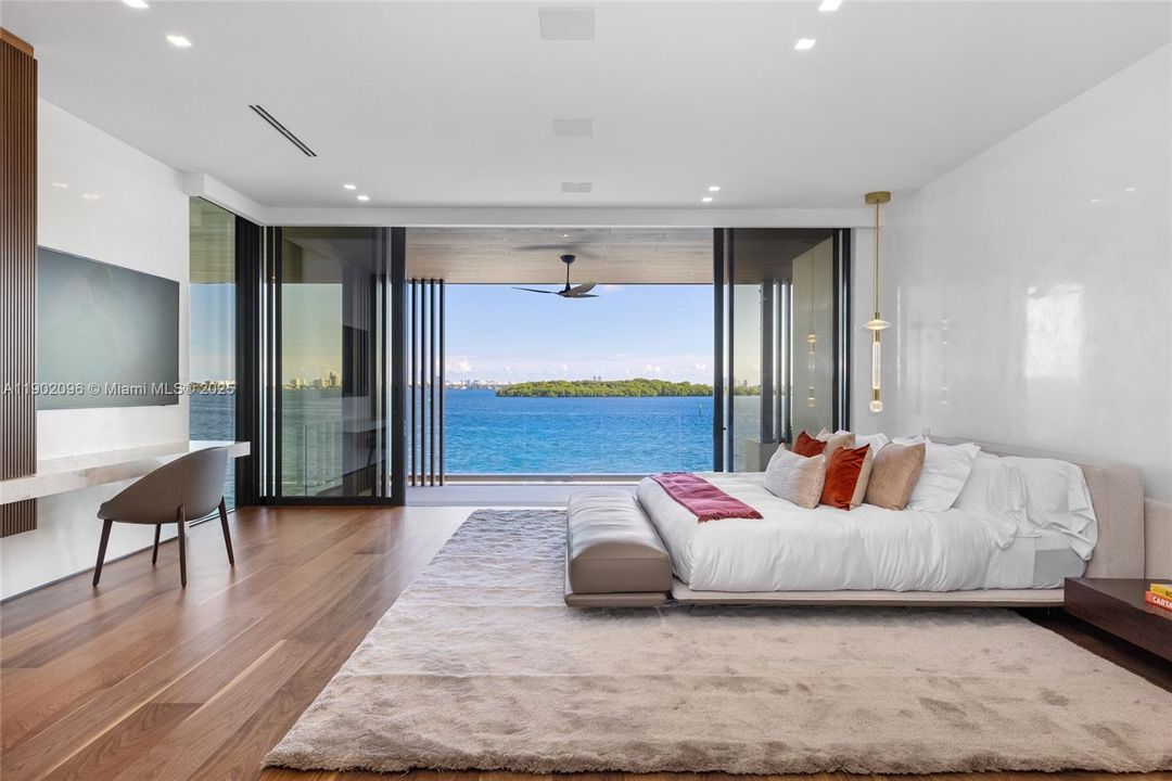 待售: $23,495,000 (7 贝兹, 7 浴室, 7923 平方英尺)