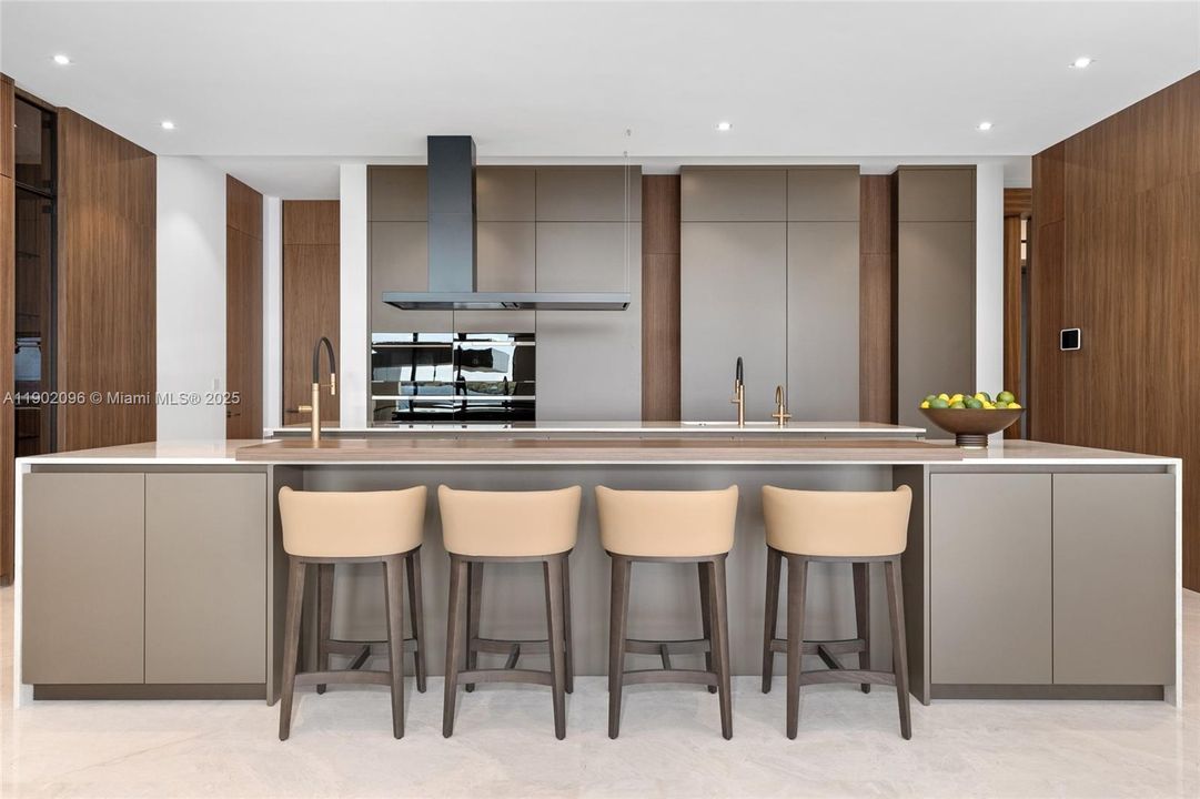 待售: $23,495,000 (7 贝兹, 7 浴室, 7923 平方英尺)