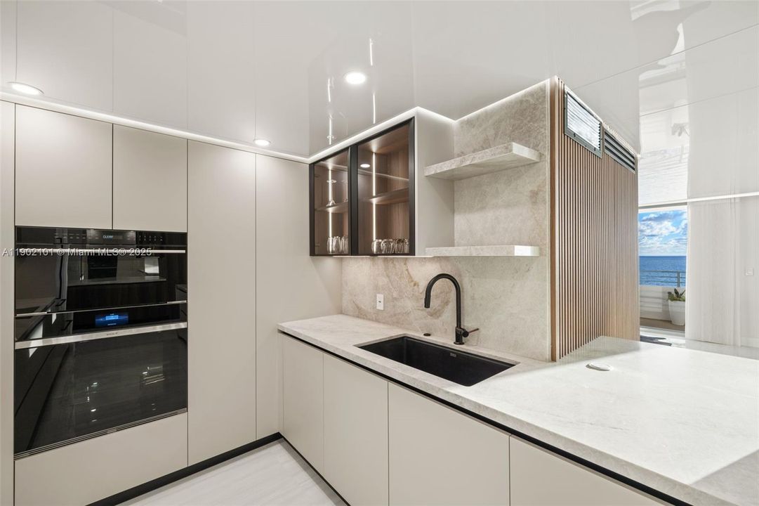 最近租的: $6,750 (1 贝兹, 2 浴室, 1048 平方英尺)