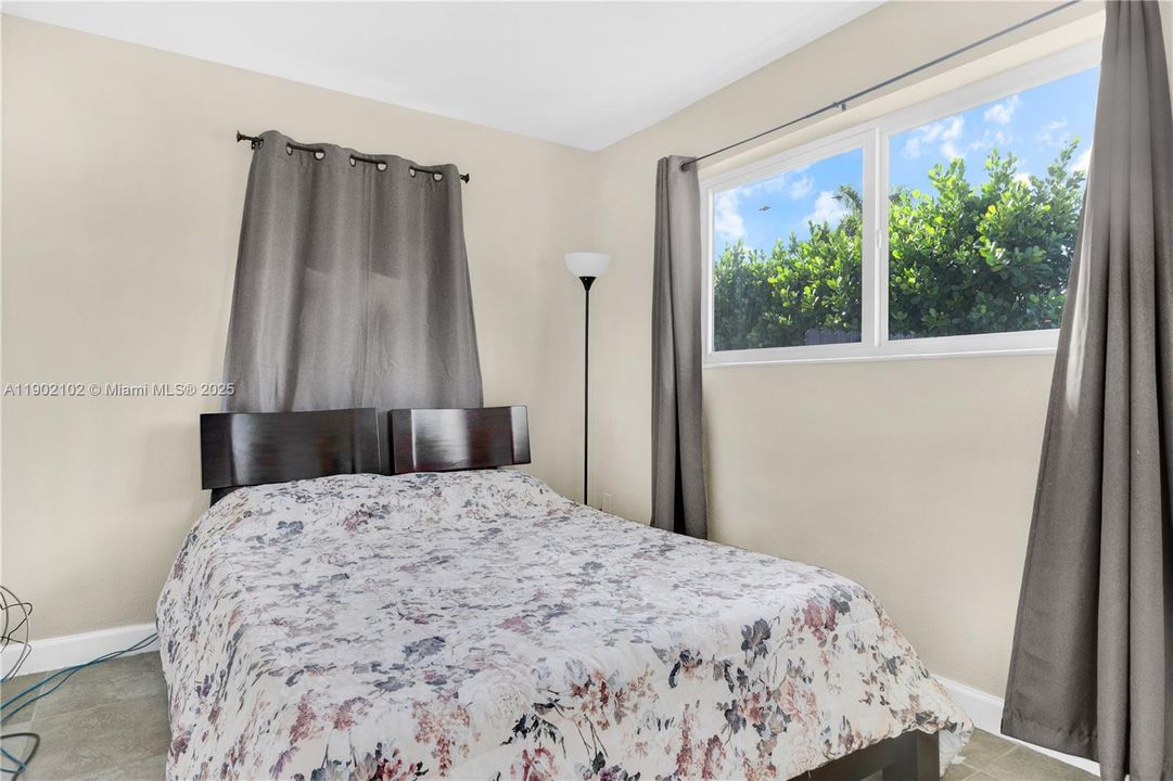 Recently Sold: $629,900 (3 beds, 2 baths, 1199 Square Feet)