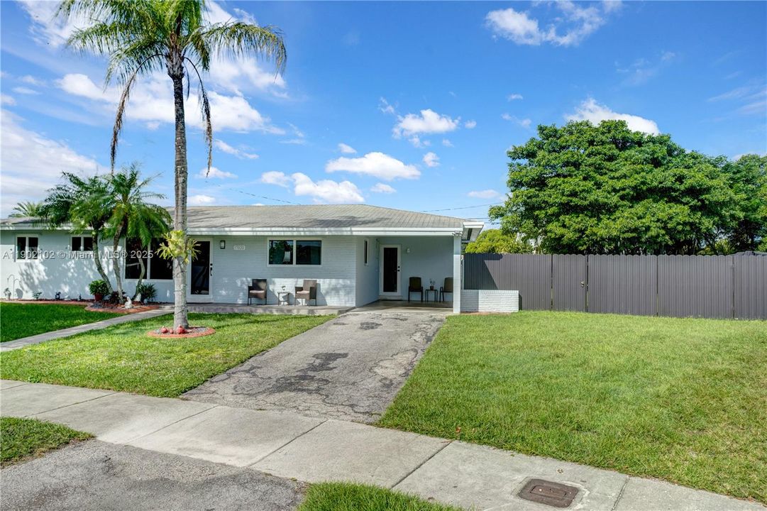 Recently Sold: $629,900 (3 beds, 2 baths, 1199 Square Feet)