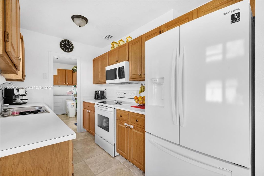 Recently Sold: $629,900 (3 beds, 2 baths, 1199 Square Feet)