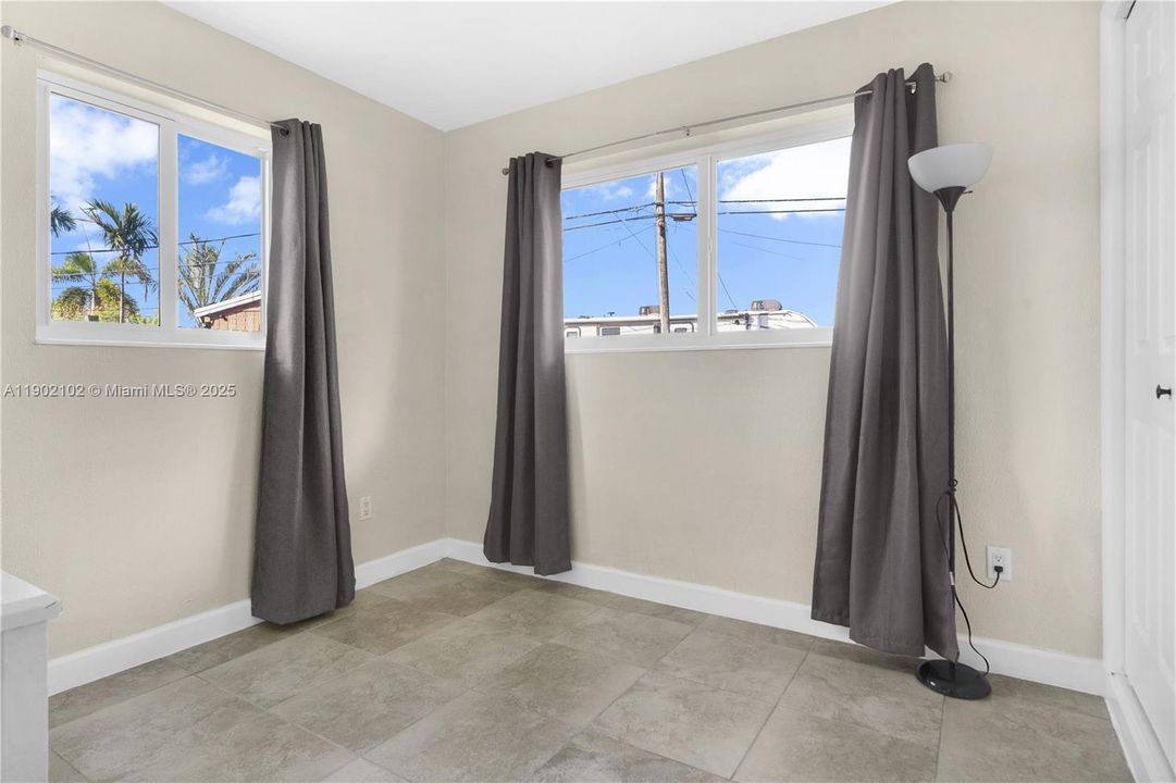 Recently Sold: $629,900 (3 beds, 2 baths, 1199 Square Feet)